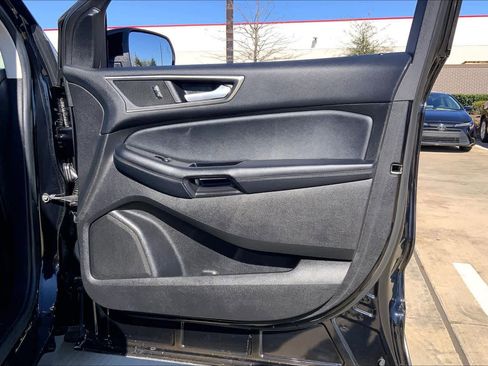 Used 2017 Ford Edge SEL w/ Equipment Group 201A image 23