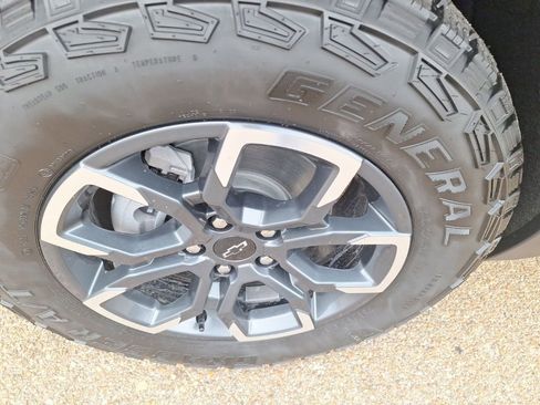 New 2026 Chevrolet Equinox ACTIV w/ Convenience Package III image 6