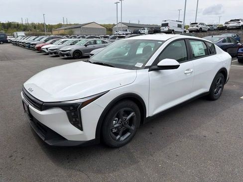 New 2026 Kia K4 FWD image 6