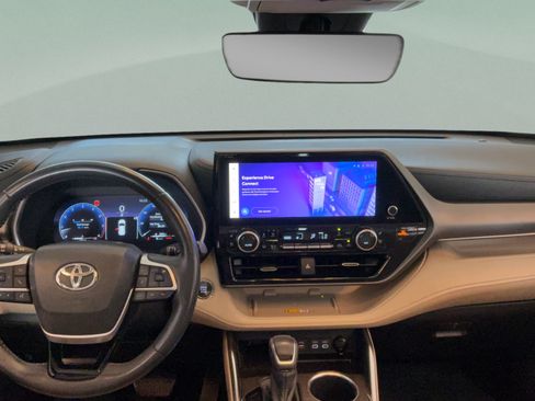 Used 2023 Toyota Highlander Limited AWD/4WD image 28