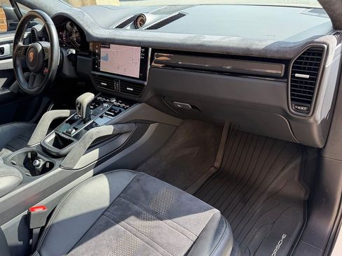 Certified 2022 Porsche Cayenne Turbo GT AWD/4WD image 21