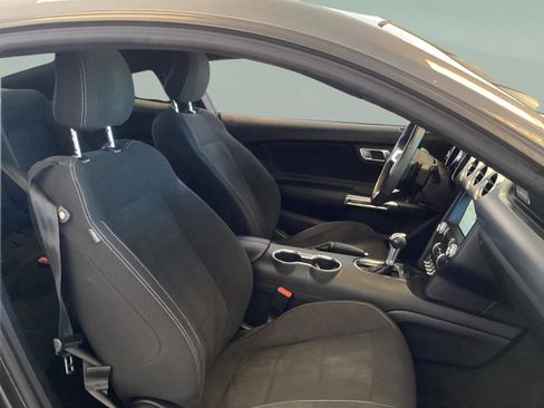 Used 2018 Ford Mustang Coupe w/ Equipment Group 101A RWD image 22