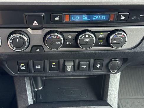 Used 2023 Toyota Tacoma TRD Off-Road w/ TRD Premium Off Road Package image 23