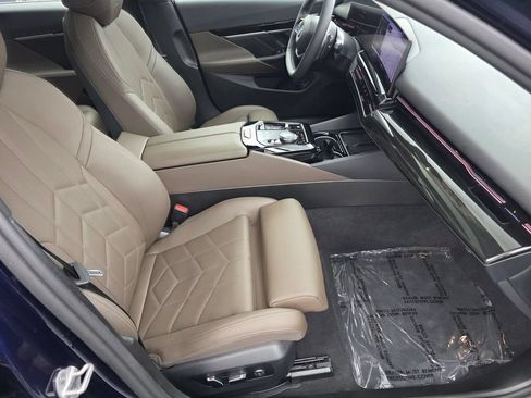 Certified 2024 BMW 530i w/ Premium Package RWD image 25