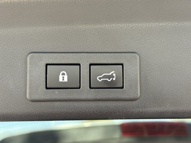 Used 2025 Acura MDX w/ Technology Package FWD image 31