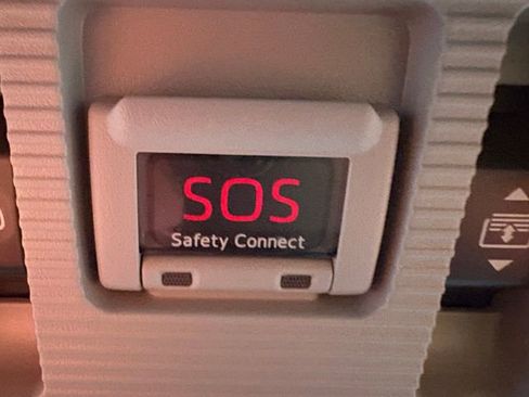 Used 2019 Toyota RAV4 Limited image 17