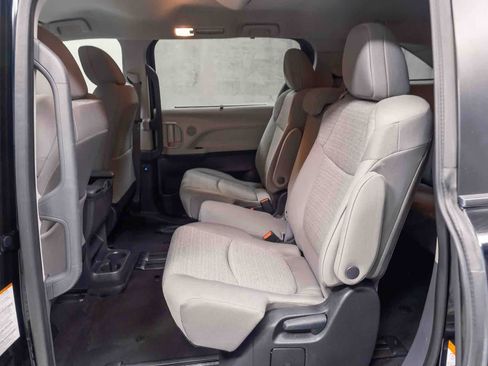 Used 2022 Toyota Sienna LE FWD image 21