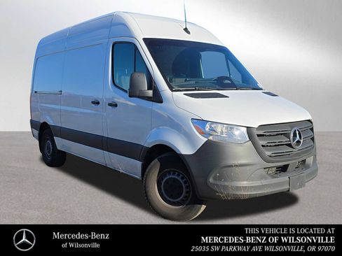 Used 2025 Mercedes-Benz Sprinter 2500 image 1
