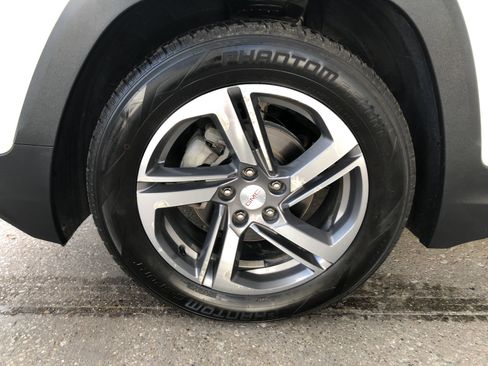 Used 2019 GMC Terrain SLT w/ Preferred Package FWD image 4
