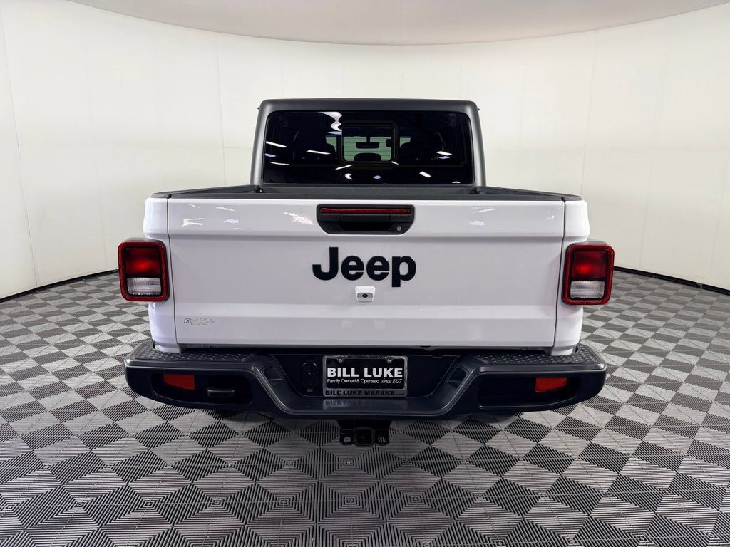Used 2023 Jeep Gladiator Sport AWD/4WD image 9