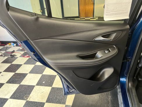 Used 2022 Buick Encore GX Select AWD/4WD image 37
