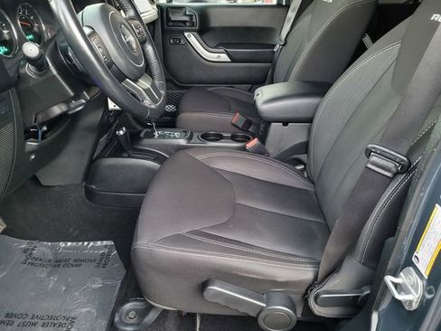 Used 2017 Jeep Wrangler Unlimited Rubicon image 17