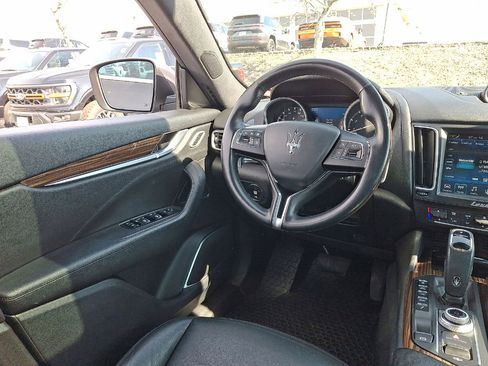 Used 2019 Maserati Levante S image 15