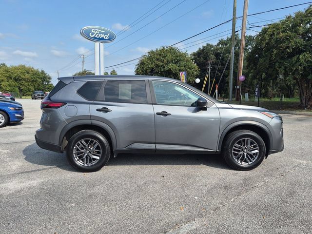 Used 2024 Nissan Rogue S AWD/4WD image 2