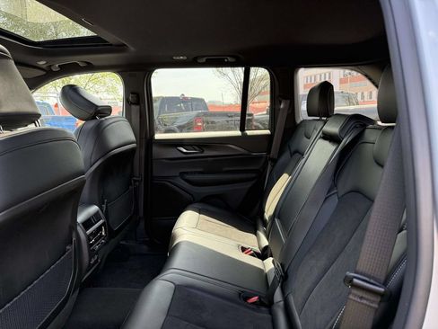 Certified 2025 Jeep Grand Cherokee Altitude AWD/4WD image 16