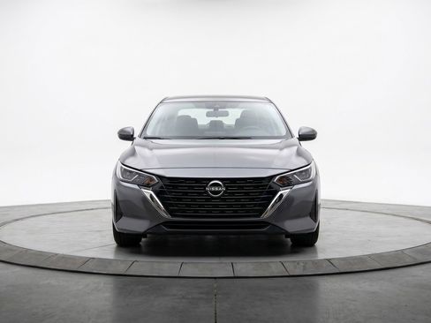 Used 2025 Nissan Sentra S FWD image 2