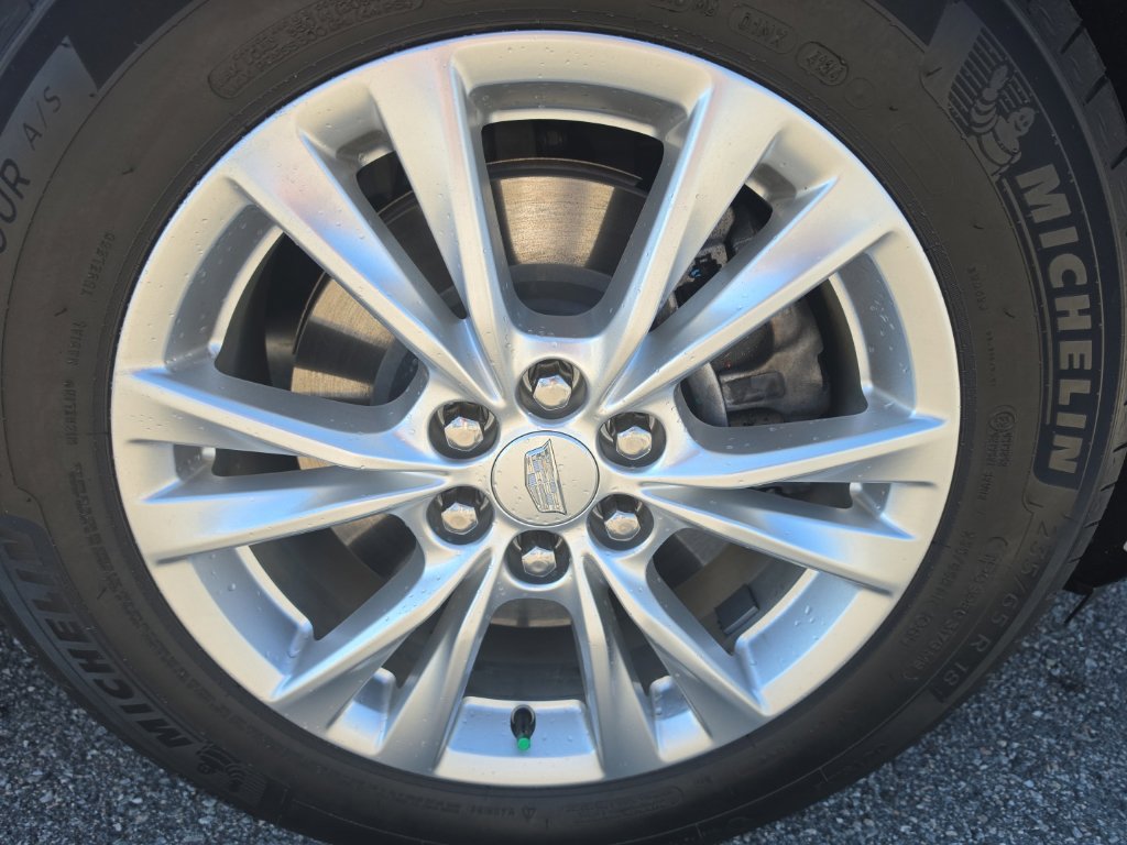 Used 2025 Cadillac XT6 Luxury FWD image 9