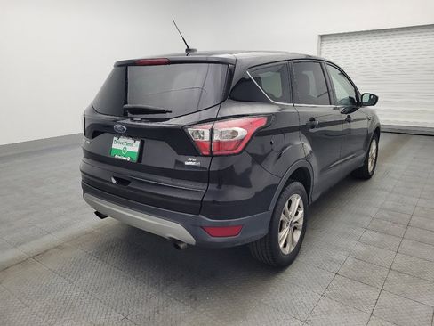Used 2017 Ford Escape SE image 9