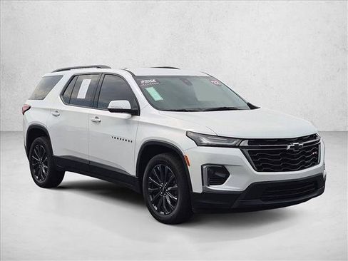 Used 2022 Chevrolet Traverse RS FWD image 3