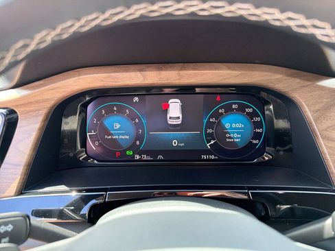 Used 2024 Volkswagen Atlas SE AWD/4WD image 14