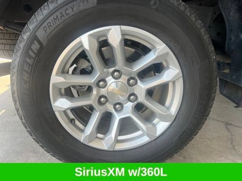 Used 2023 Chevrolet Silverado 1500 LT AWD/4WD image 9