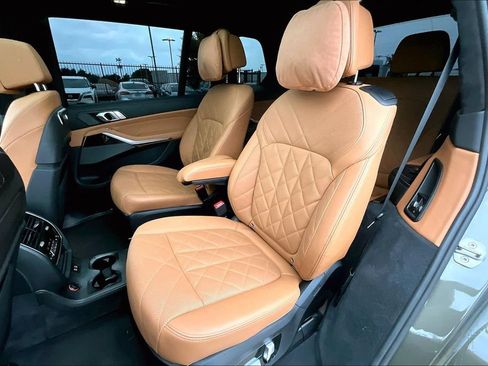 Used 2024 BMW X7 xDrive40i w/ M Sport Package AWD/4WD image 32