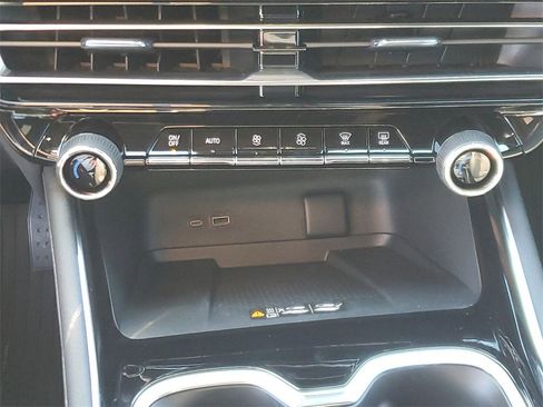 New 2026 Chevrolet Traverse LT w/ Driver Confidence Package image 15