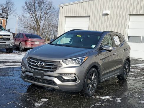 Used 2017 Hyundai Santa Fe Sport image 3
