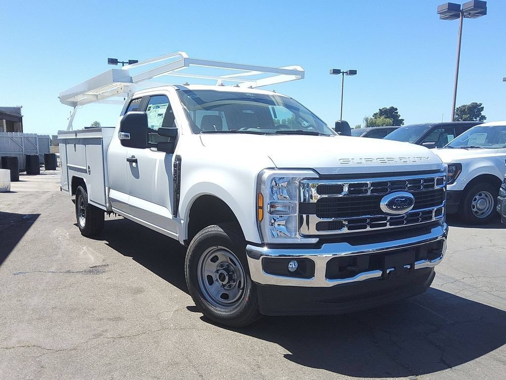 New 2026 Ford F350 XL w/ XL Chrome Package AWD/4WD 360° Tour