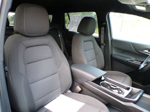 Used 2025 Chevrolet Equinox LT w/ Safety and Technology Package AWD/4WD image 13