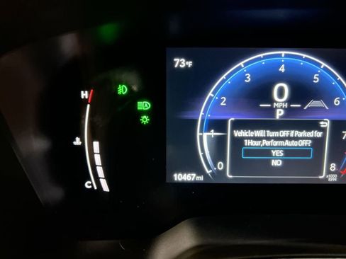 Used 2023 Toyota Corolla Cross XLE image 12