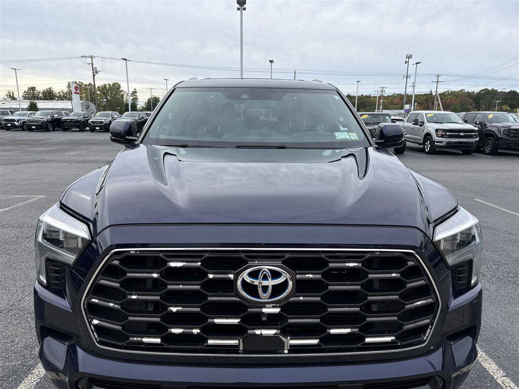 Used 2023 Toyota Sequoia Platinum AWD/4WD image 2