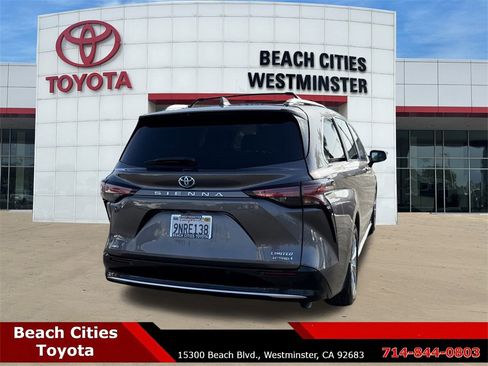 Certified 2024 Toyota Sienna Limited image 11