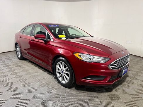 Used 2017 Ford Fusion SE FWD image 9