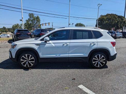 Used 2024 Volkswagen Taos SE image 7