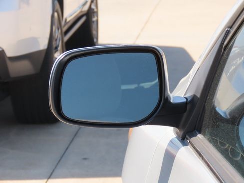 Used 2013 Toyota Corolla LE FWD image 17