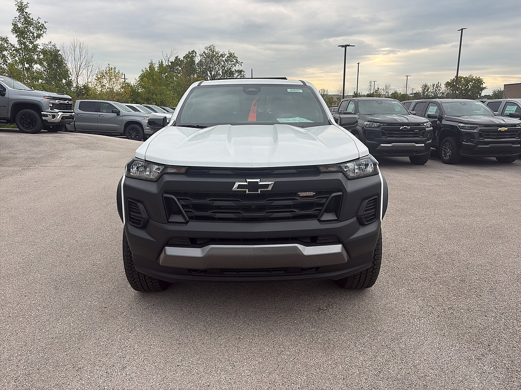 New 2026 Chevrolet Colorado Trail Boss w/ Midnight Edition AWD/4WD image 9