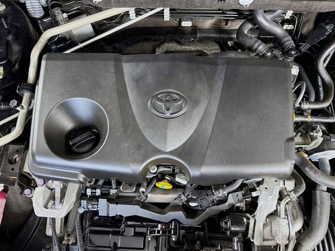 Used 2020 Toyota RAV4 LE image 38