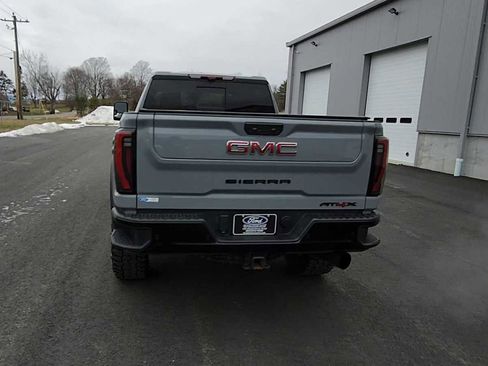 Used 2024 GMC Sierra 2500 AT4X image 7