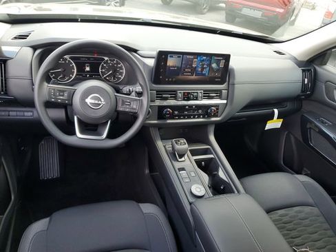 New 2026 Nissan Pathfinder S image 13