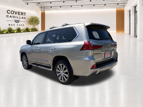 Used 2017 Lexus LX 570 4WD w/ Luxury Package image 11