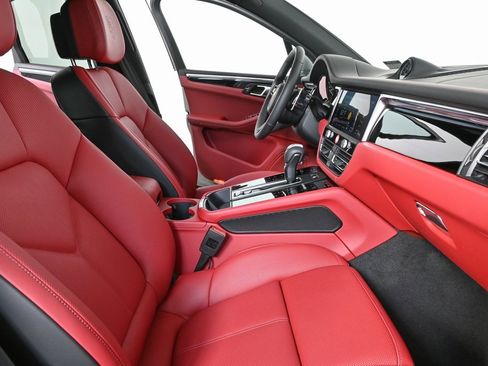 New 2026 Porsche Macan S image 29