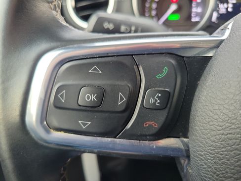 Used 2022 Jeep Wrangler Unlimited Sahara w/ Safety Group AWD/4WD image 17