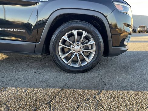 Used 2020 Jeep Cherokee Latitude Plus image 31