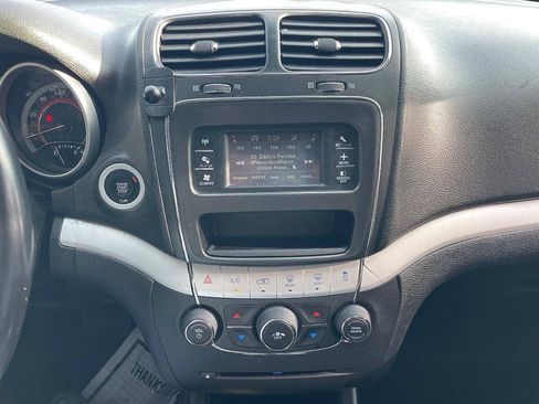 Used 2020 Dodge Journey SE w/ SE Popular Equipment Group FWD image 20
