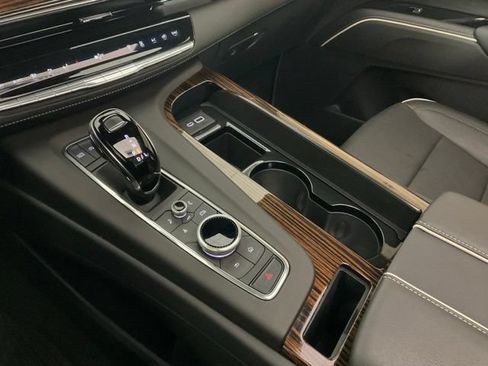 Used 2024 Cadillac Escalade ESV Premium Luxury w/ Performance Package AWD/4WD image 12