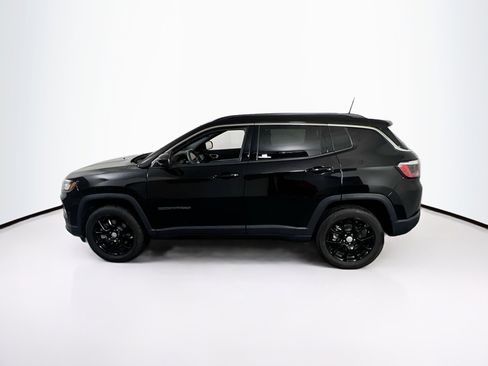Used 2023 Jeep Compass Latitude w/ Sun and Sound Group AWD/4WD image 8