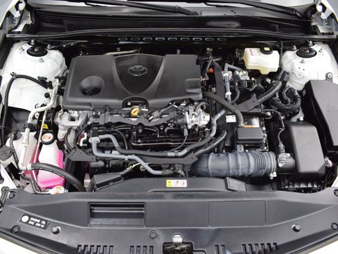 Used 2024 Toyota Camry SE w/ Cold Weather Package image 9