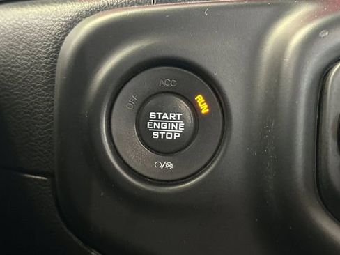Used 2021 Jeep Gladiator Rubicon AWD/4WD image 25