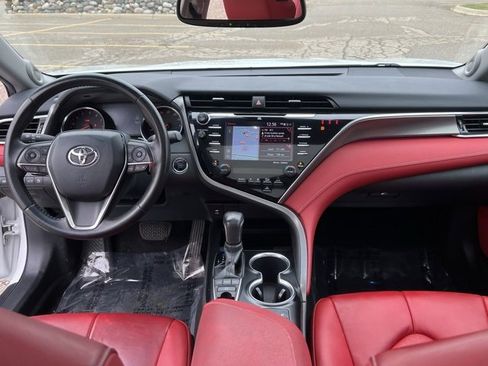 Used 2018 Toyota Camry XSE image 13